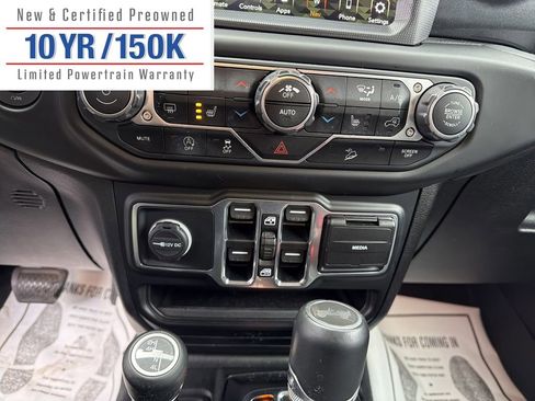 Used 2020 Jeep Wrangler Unlimited Sahara image 22