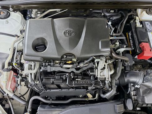 Used 2020 Toyota Camry SE image 38