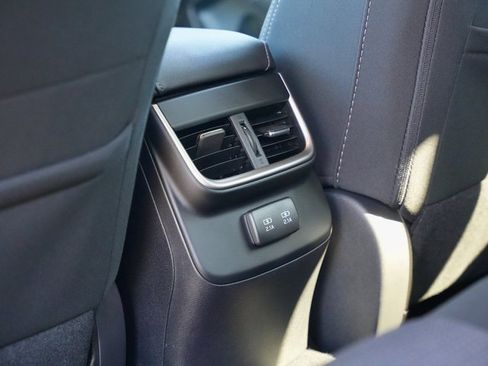 Used 2022 Subaru Outback Premium image 12