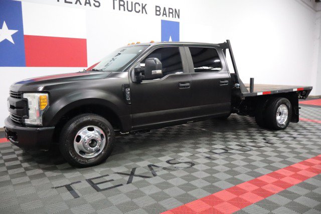 Used 2017 Ford F350 XL w/ Power Equipment Group RWD image 2
