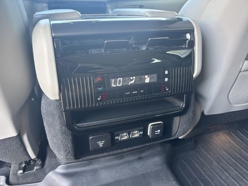 Used 2022 Jeep Wagoneer Series I w/ Convenience Group I AWD/4WD image 24
