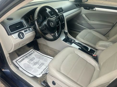 Used 2013 Volkswagen Passat TDI SE image 11
