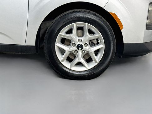 Used 2020 Kia Soul S FWD image 32