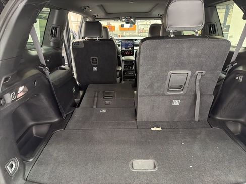 Used 2024 Jeep Grand Cherokee L Limited w/ Luxury Tech Group II image 27