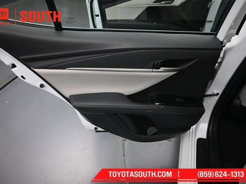 Used 2025 Toyota Camry XLE AWD/4WD image 26
