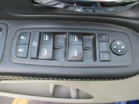 Used 2018 Dodge Grand Caravan SXT image 13