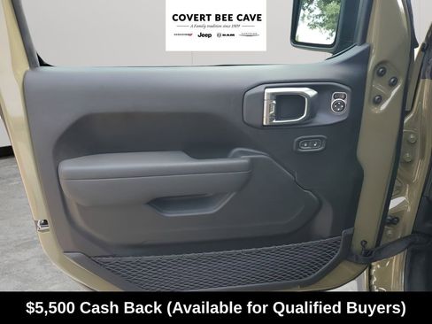 New 2025 Jeep Gladiator Rubicon w/ Convenience Group image 31