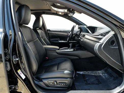 Used 2018 Lexus GS 350 F Sport image 39