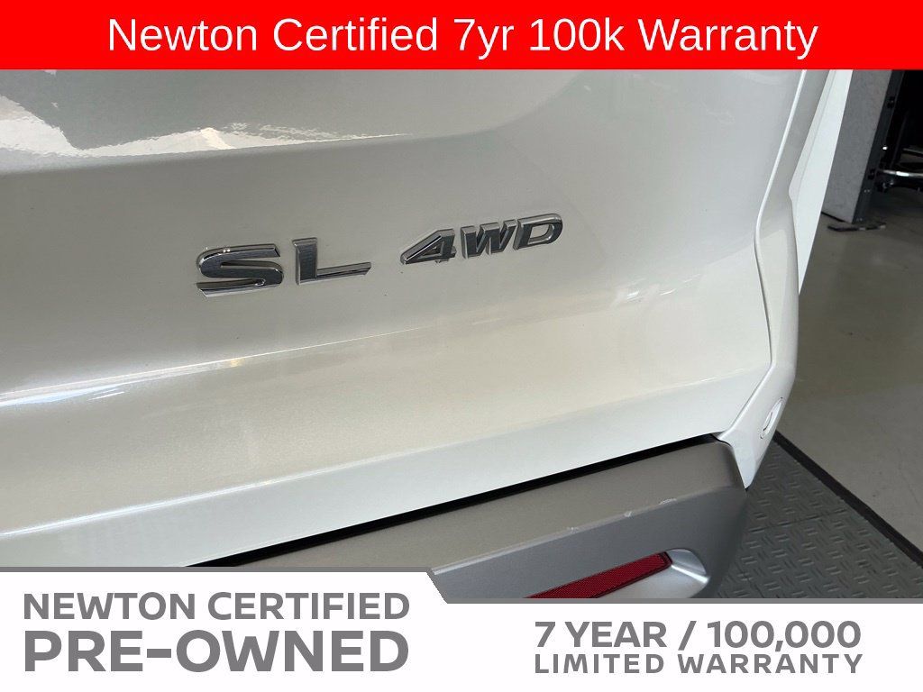 Used 2024 Nissan Pathfinder SL AWD/4WD image 9