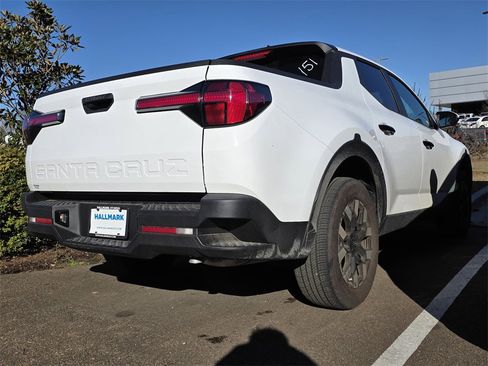 Certified 2025 Hyundai Santa Cruz SE image 3