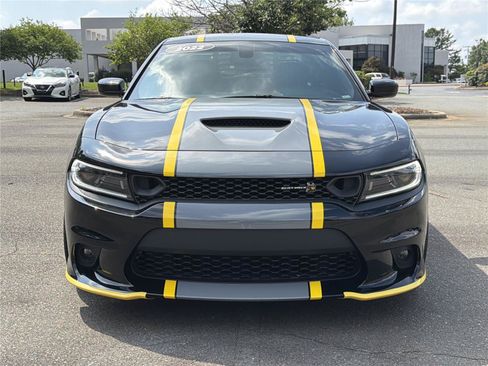 Used 2022 Dodge Charger Scat Pack w/ Dynamics Package RWD image 29