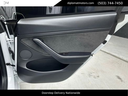 Used 2021 Tesla Model 3 Performance image 25