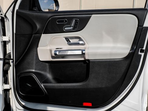 Used 2021 Mercedes-Benz GLB 35 AMG GLB 35 AMG image 37