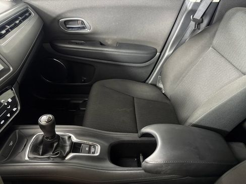 Used 2017 Honda HR-V EX image 18