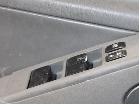 Used 2014 Nissan Frontier SL w/ SL Moonroof Package RWD image 25