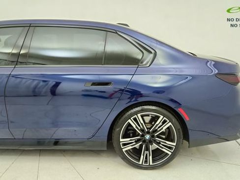 Used 2023 BMW 760i xDrive AWD/4WD image 10