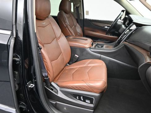 Used 2017 Cadillac Escalade Premium Luxury RWD image 23