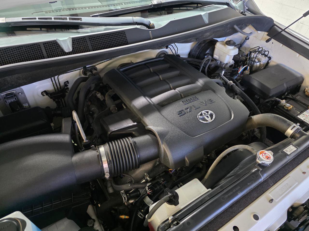 Used 2019 Toyota Tundra SR5 w/ TRD Off Road Package AWD/4WD image 36