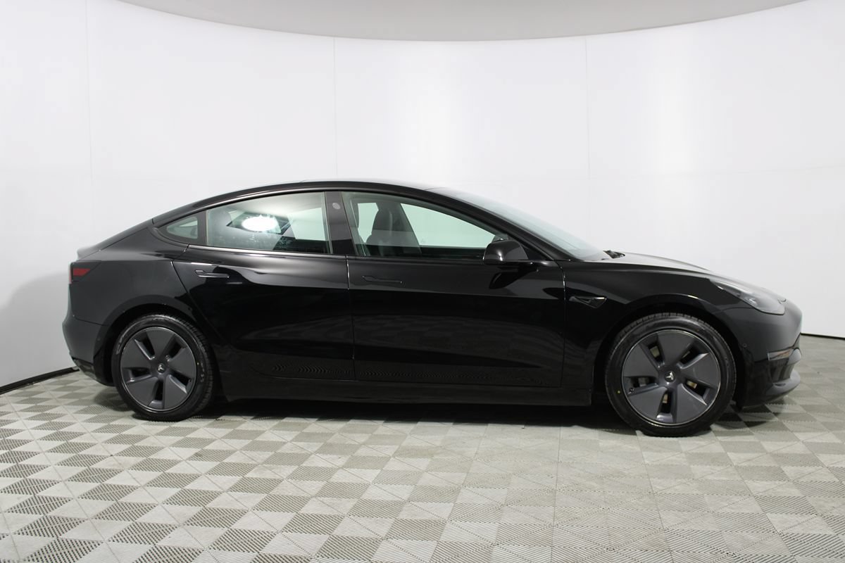 Used 2022 Tesla Model 3 Long Range AWD/4WD image 4