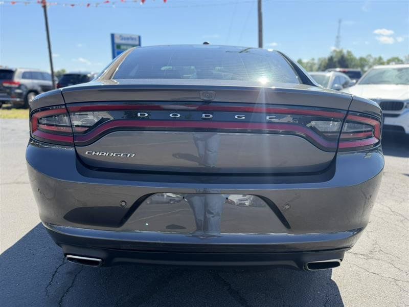 Used 2019 Dodge Charger SXT RWD image 8
