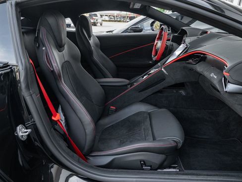 Used 2023 Ferrari Roma image 17