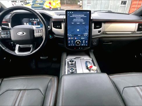 Used 2022 Ford Expedition Timberline image 15