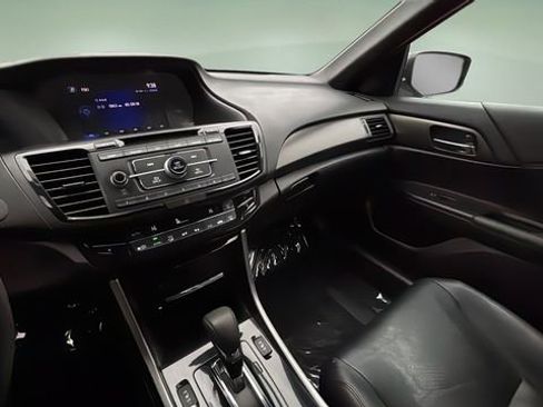 Used 2017 Honda Accord Sport Special Edition image 23