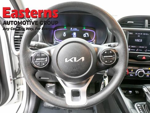 Used 2023 Kia Soul LX FWD image 11