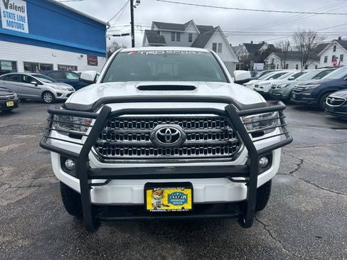 Used 2017 Toyota Tacoma TRD Sport w/ Tow Package AWD/4WD image 3