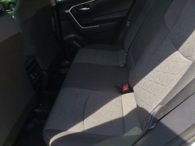 Used 2020 Toyota RAV4 XLE AWD/4WD image 15