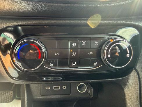 Used 2021 Buick Encore GX Preferred w/ Cold Weather Comfort Package FWD image 26