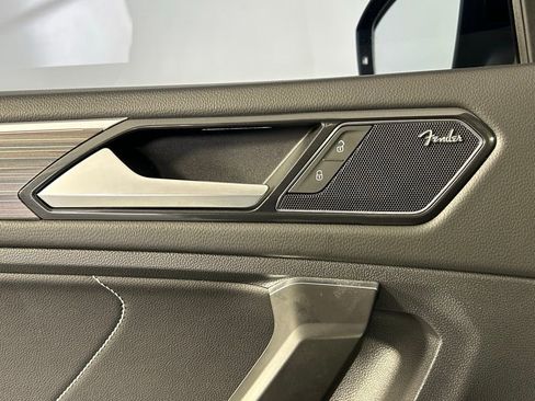 Used 2022 Volkswagen Tiguan SEL R-Line image 35