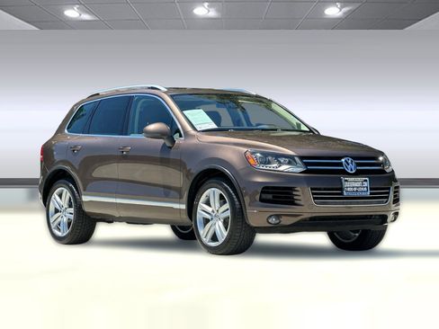 Used 2013 Volkswagen Touareg Executive AWD/4WD image 6