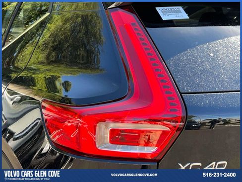 Certified 2025 Volvo XC40 B5 Plus w/ Climate Package image 10