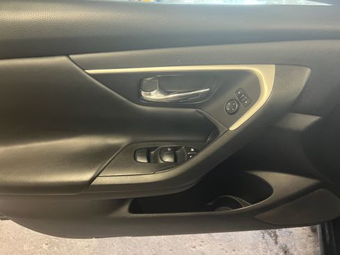 Used 2017 Nissan Altima 2.5 SV FWD image 9
