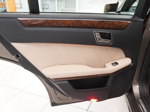 Used 2010 Mercedes-Benz E 350 Sedan image 26