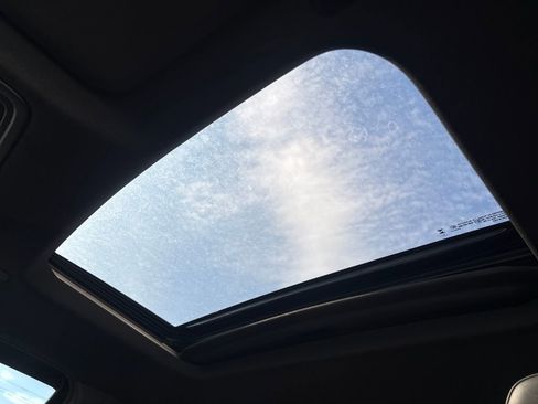 Used 2024 GMC Sierra 1500 AT4 w/ Technology Package image 17