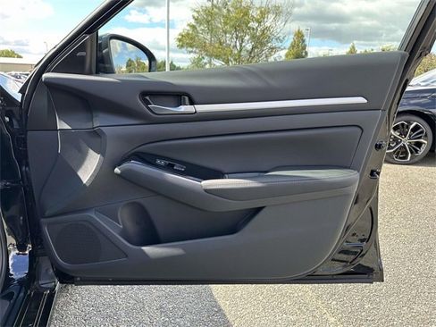 New 2025 Nissan Altima 2.5 SL image 8