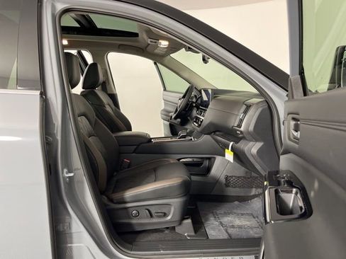 New 2026 Nissan Pathfinder Platinum image 40