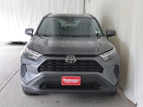 Used 2025 Toyota RAV4 XLE w/ Convenience Package AWD/4WD image 4