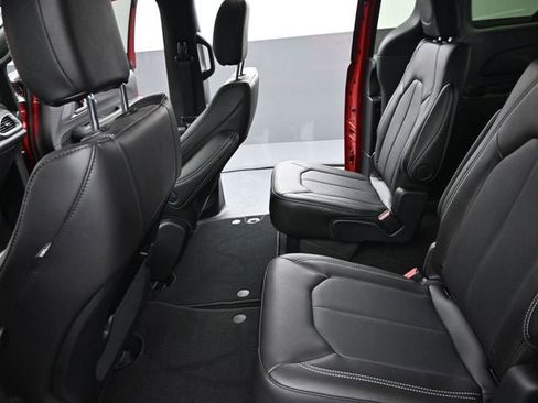 New 2025 Chrysler Voyager LX image 14