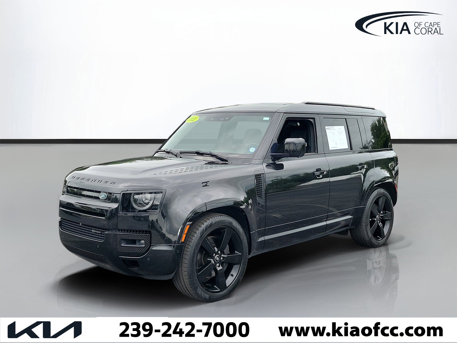 Used 2022 Land Rover Defender 110 X-Dynamic HSE AWD/4WD image 3