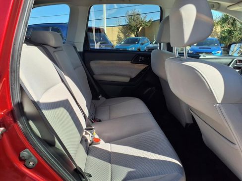 Used 2017 Subaru Forester 2.5i Premium image 8