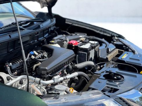 Used 2018 Nissan Rogue SV image 38