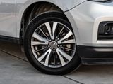 Used 2018 Nissan Pathfinder S image 3