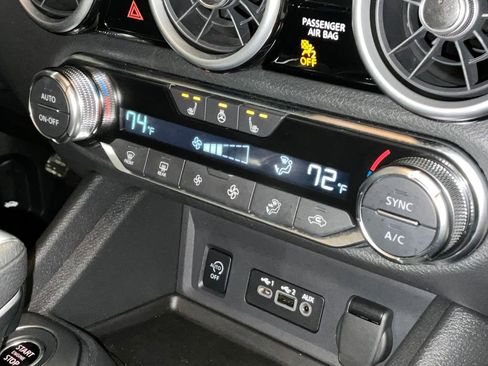 Used 2025 Nissan Sentra SV w/ All-Weather Package image 19