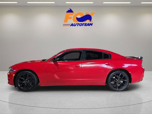 Used 2019 Dodge Charger SXT image 3
