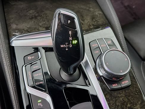 Used 2019 BMW M550i xDrive w/ Premium Package image 19