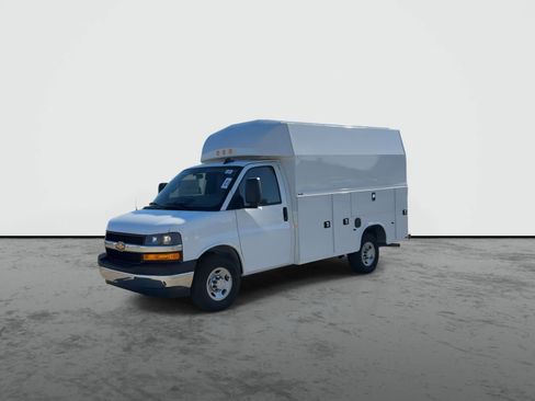 New 2024 Chevrolet Express 3500 w/ Power Convenience Package image 4
