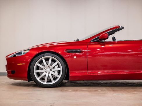 Used 2006 Aston Martin DB9 Volante RWD image 30